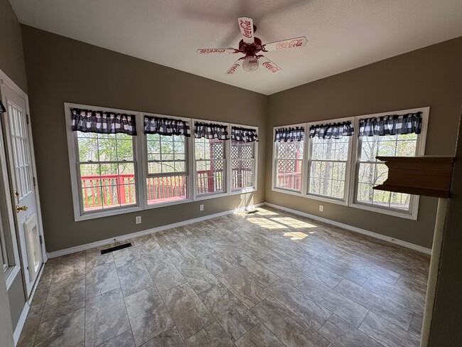 Building Photo - 95 Bassingham Dr