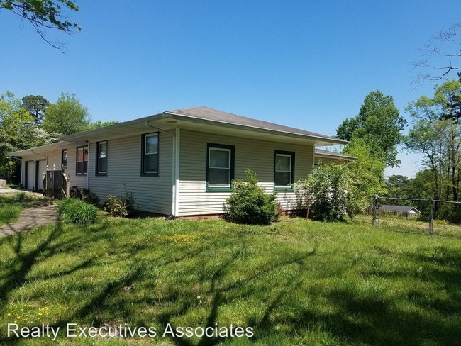 Building Photo - 4 br, 2 bath House - 5820 Tazewell Pike