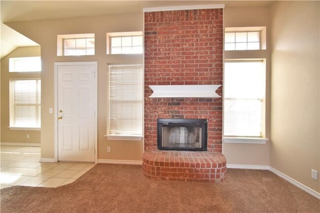 Building Photo - 412 McDonald Dr