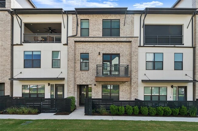 Building Photo - 4204 Elevator Dr