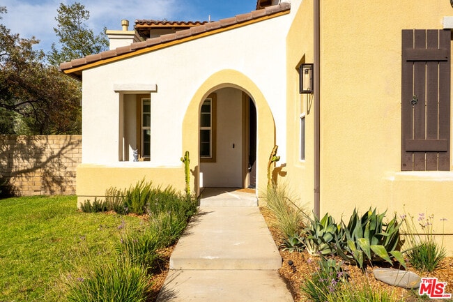 Building Photo - 1952 Hazel Nut Ct