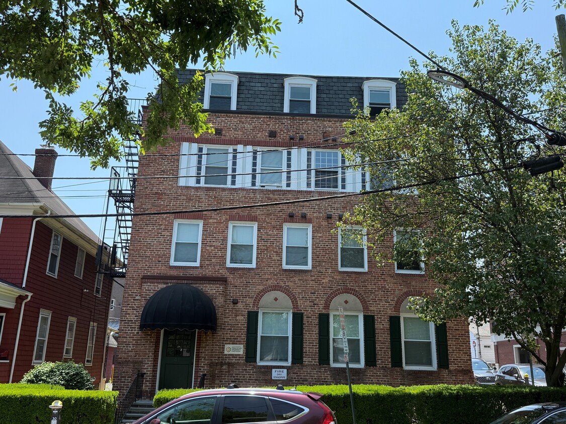 Primary Photo - 41 Spring St