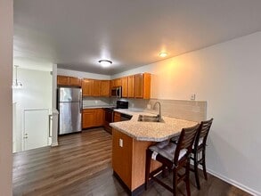 Building Photo - 3961 Camelot Dr SE