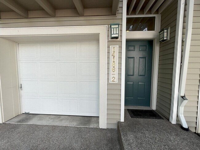 Photo - Inviting 2-Bed, 2-Bath Townhome with Updat...