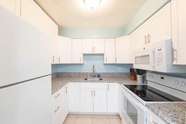 Building Photo - 2020 N Atlantic Ave