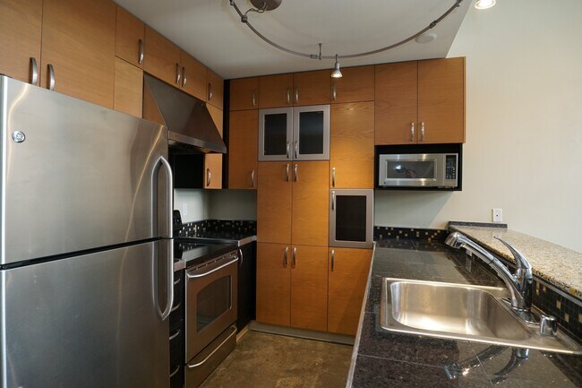 Foto del edificio - 2440 Western Ave