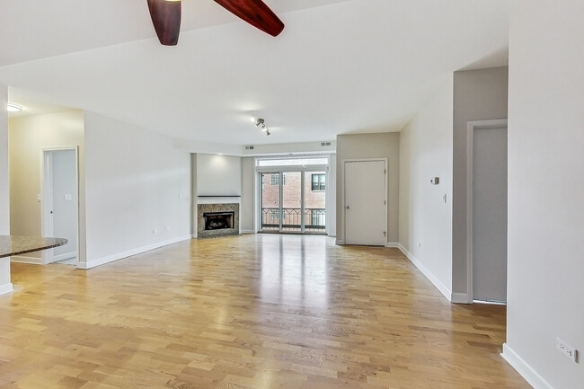 Foto del edificio - 680 N Green St