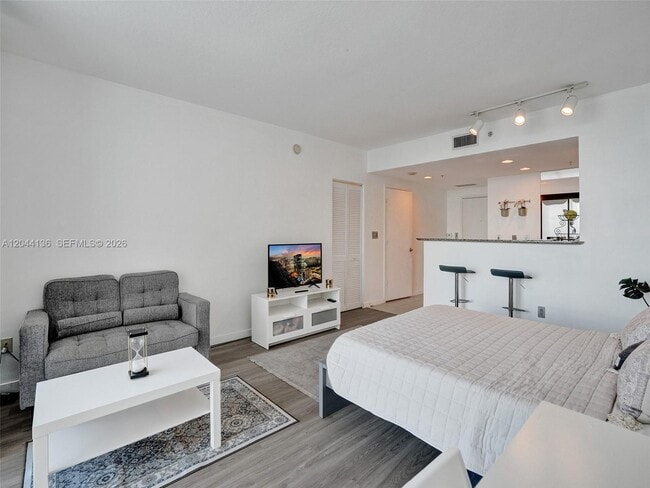 Building Photo - 325 S Biscayne Blvd
