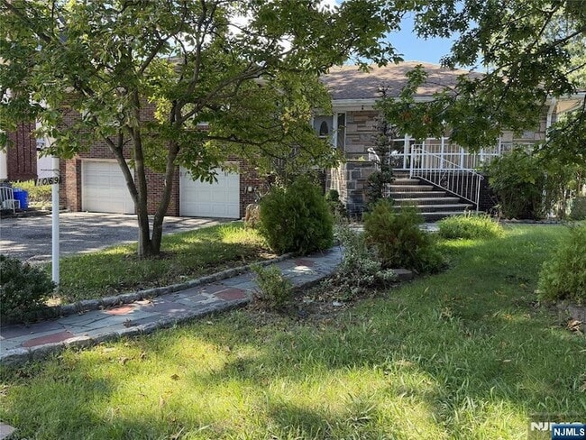 Photo - 1069 Palisade Avenue House