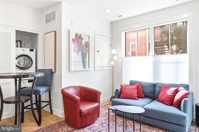 Foto del edificio - 1775 Swann St NW
