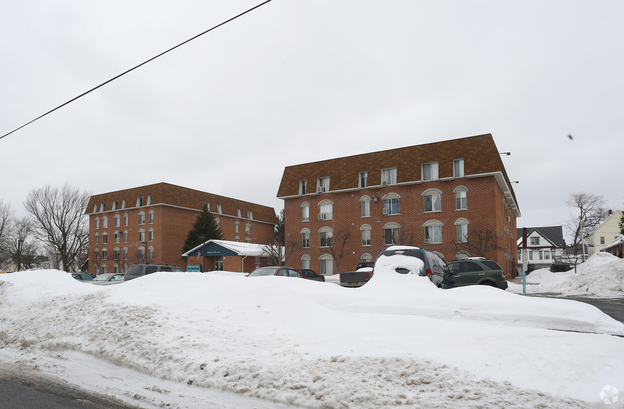Primary Photo - Margaret Knamm Apartments