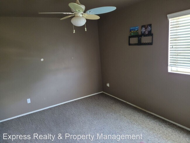 Building Photo - 5 br, 2.5 bath House - 1418 Briar Oak Way
