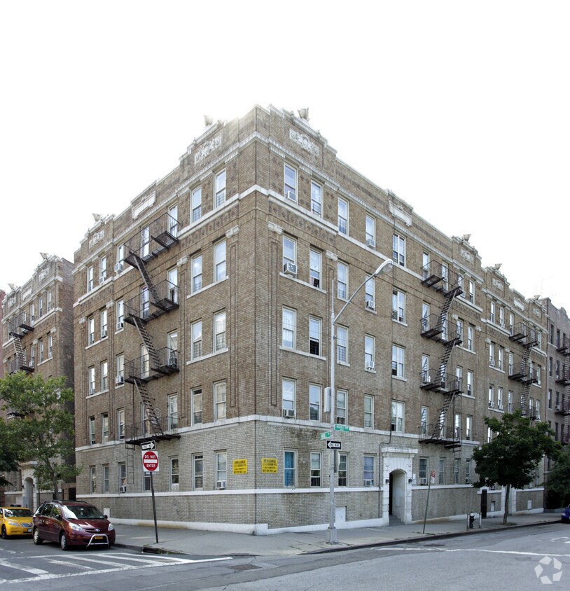 Foto principal - 353 E Mosholu Pky