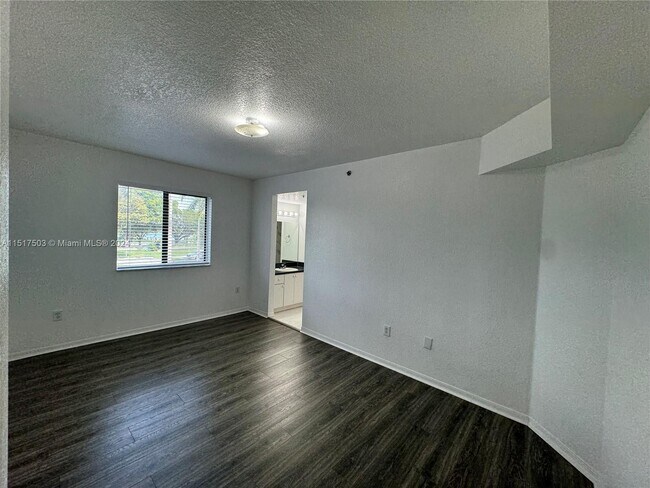 Foto del edificio - 9300 Fontainebleau Blvd