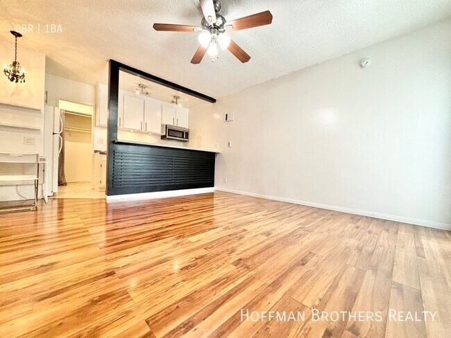 Building Photo - 1315 N June St Los Angeles, CA 90028
