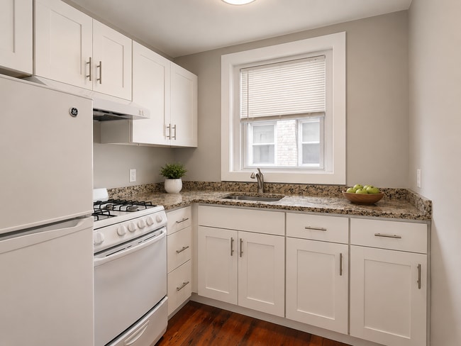 Interior Photo - 256 Washington
