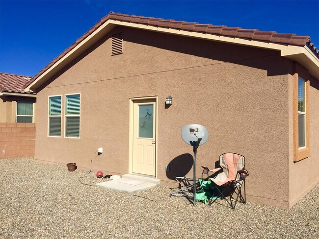 Building Photo - 2328 Violeta Cir SE