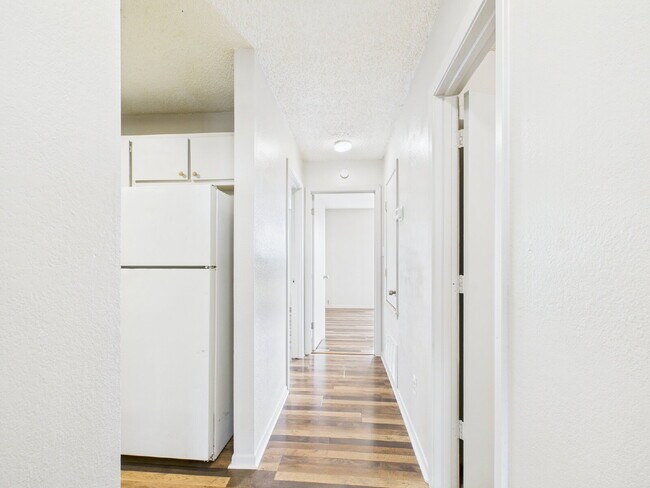 Foto del edificio - 2/1 Upstairs Unit Ready Now