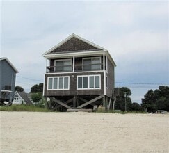 Building Photo - 14 Shore Rd