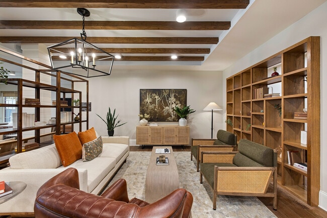 Clubhouse - Album Summit Pines