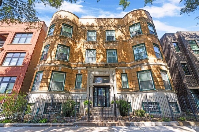 Building Photo - 4404 S Prairie Ave