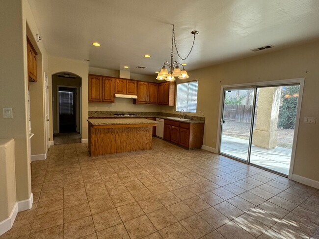 Foto del edificio - Spacious Stockdale Ranch Home!