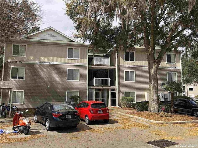 Building Photo - 4000 SW 23rd St