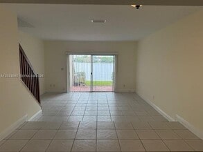 Building Photo - 2856 Cambridge Ln