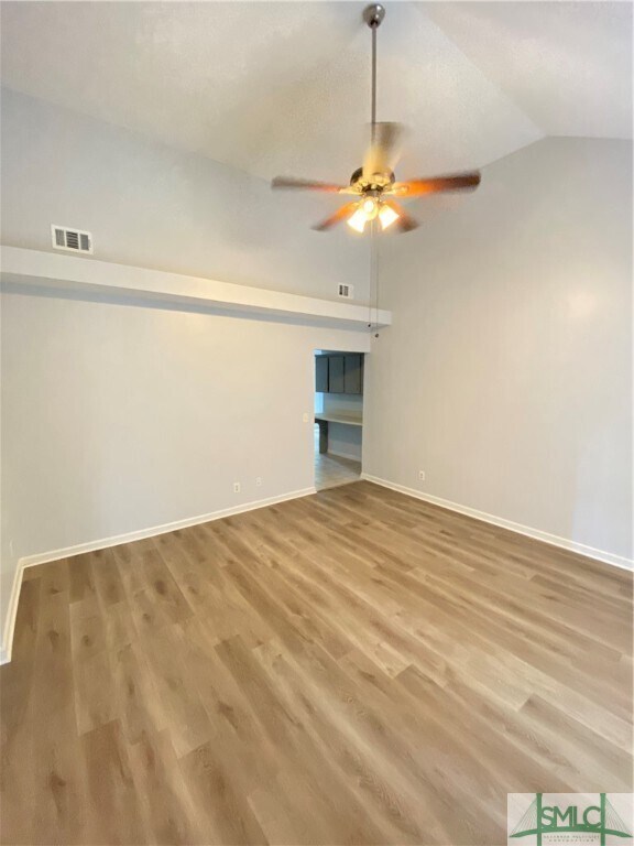 Foto del edificio - 7339 Albert St