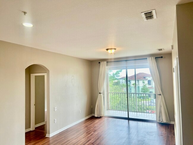 Building Photo - 7990 Baymeadows Rd E