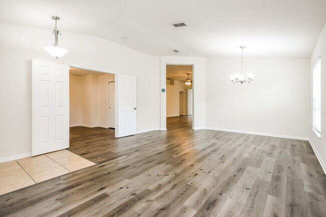 Foto del edificio - 2258 Meadow Oak Cir