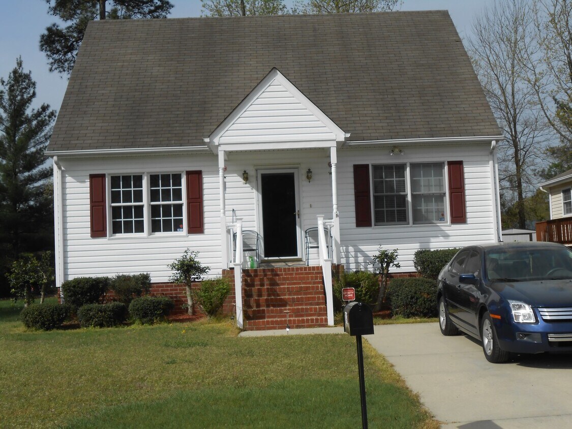 Primary Photo - 3 Bedroom 2 Full baths