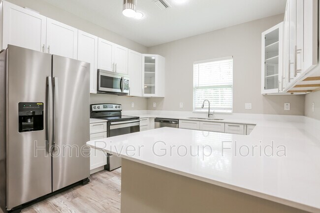Foto del edificio - 2420 Lancaster Ln