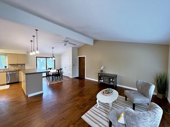 Foto del edificio - 2300 Laurel Ln