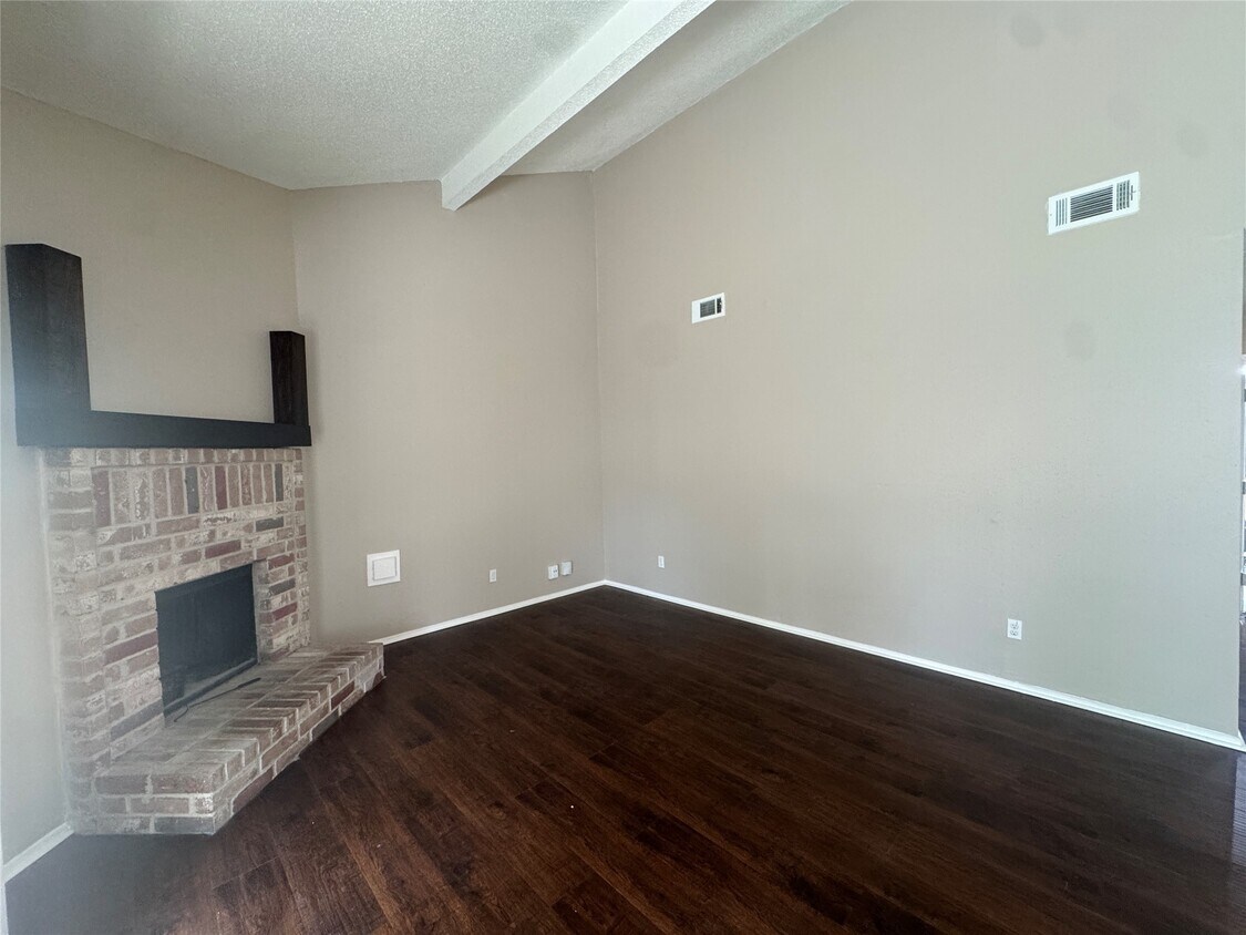 Foto principal - 19439 Cypress Bay Dr