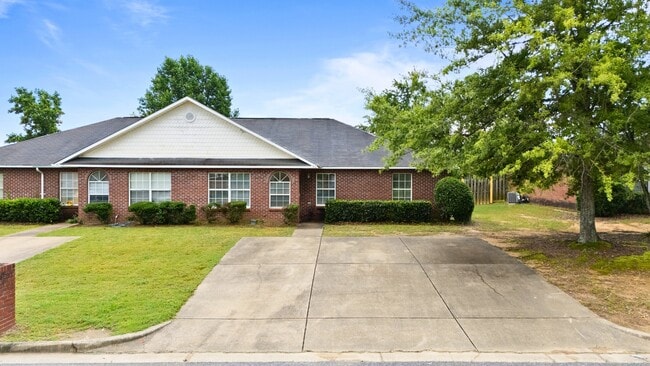 Photo - 717 Yeager Ln Townhome