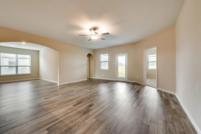 Foto del edificio - 1172 Beaverwood Ln