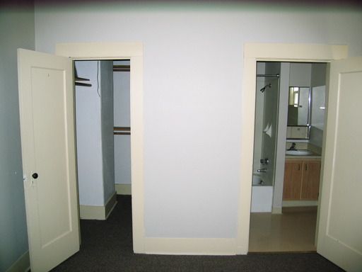 Building Photo - 1315 W State St