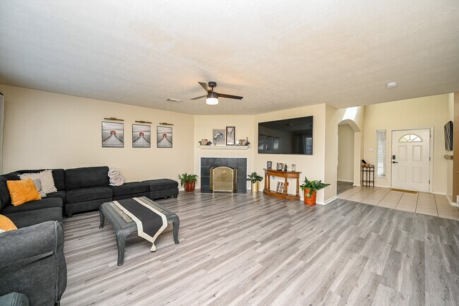 Building Photo - 12122 Lucky Meadow Dr