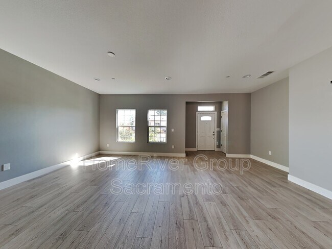 Foto del edificio - 5113 Nali Ct