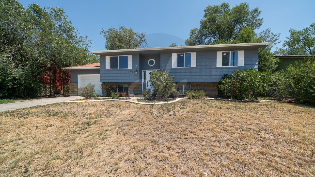 5 bedroom Home in Widefield - 5 bedroom Home in Widefield