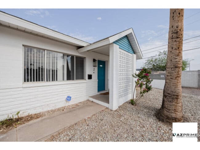 Building Photo - Embrace the Charm of Scottsdale Living in ...