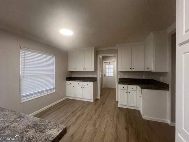 Foto del edificio - 71 Pine Ln