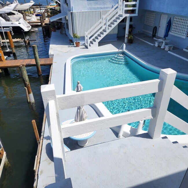 Foto del edificio - 2106 N Ocean Dr