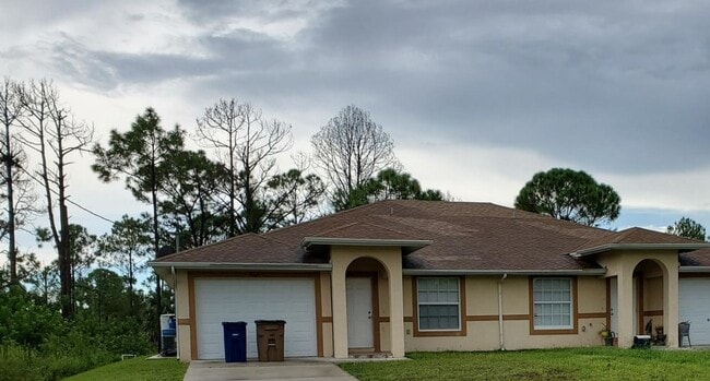 Building Photo - 920-922 Countess Avenue