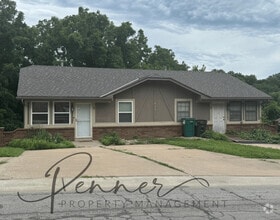 Building Photo - 811 NE Barnes Dr