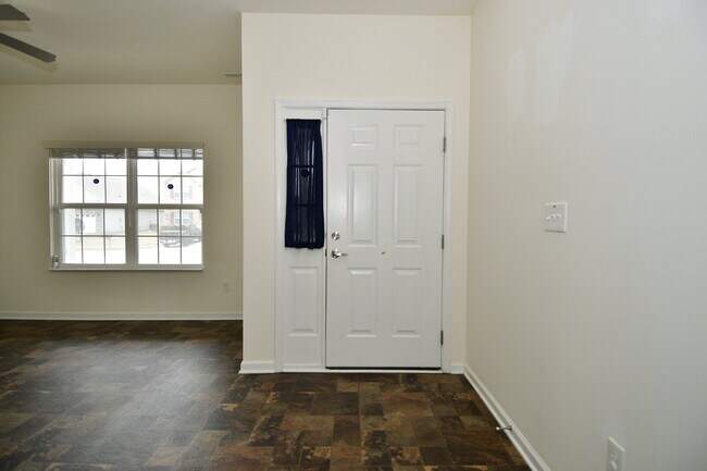 Building Photo - Spacious 5-bedroom, 3 full bath home in the Greenwood/Clark Pleasant area