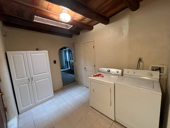 Foto del edificio - 1573 Canyon Rd