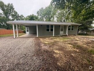 Building Photo - 1433 Thomas Dr