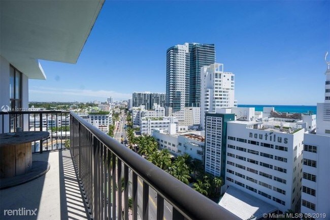 Building Photo - 1850 Collins Ave